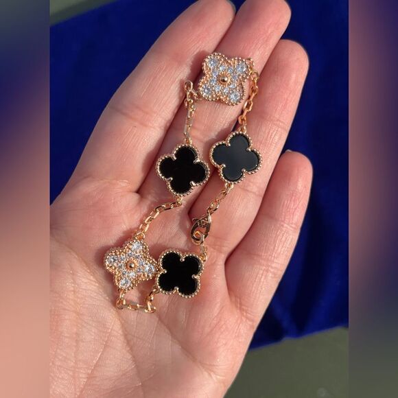 Lucky Alhambra Clover Bracelet Rose Gold Black Stones With Logo - Picture 6 of 11
